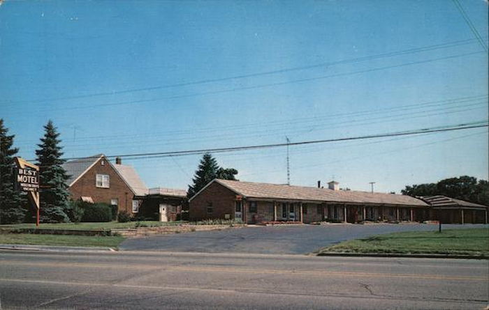 Best Motel - Vintage Postcard